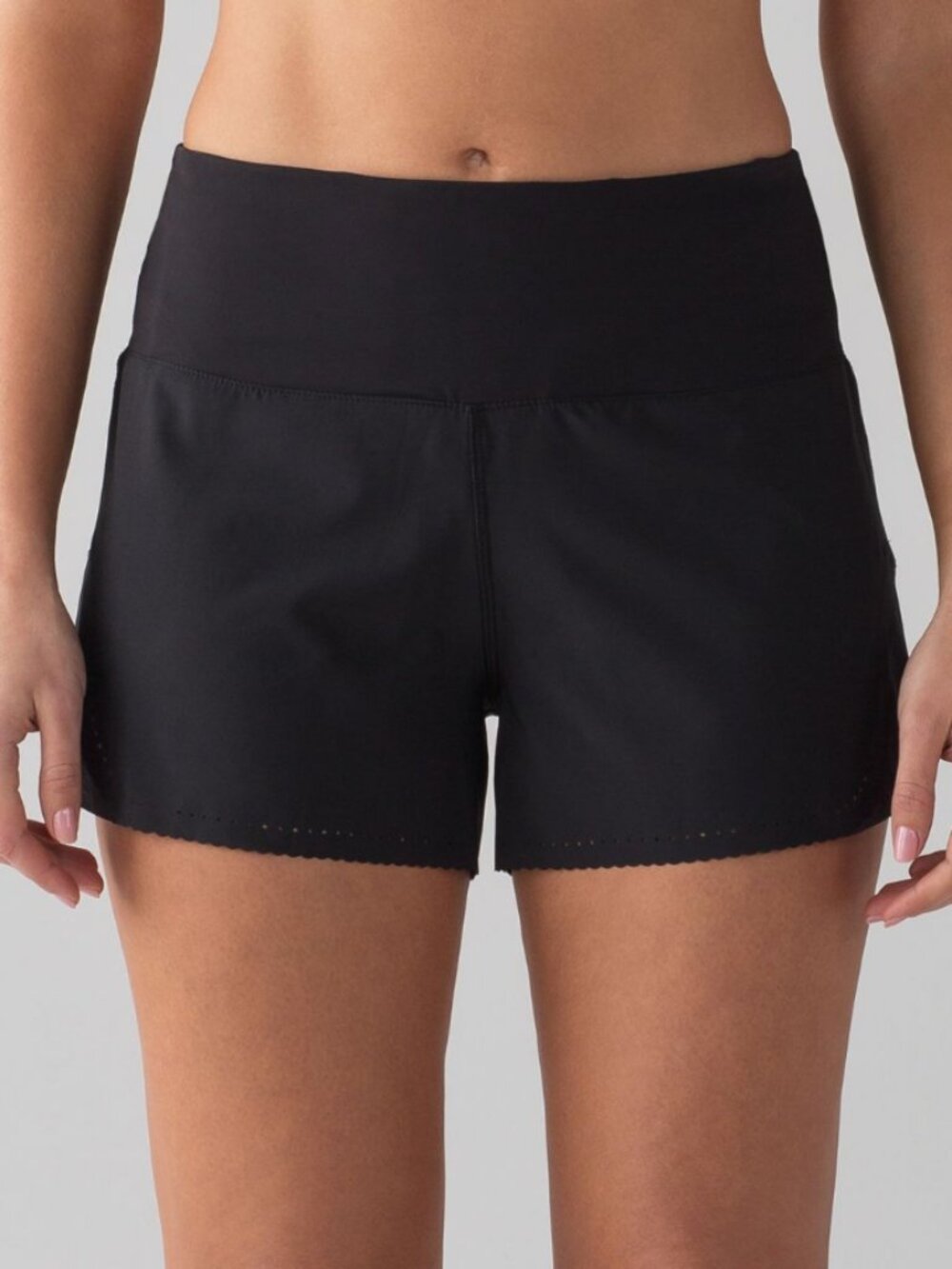Lululemon Smooth Stride Shorts 2 Black Drawstring Pockets 3.5" Women Scallop